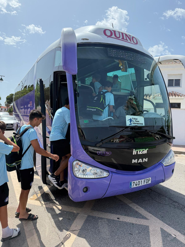 transporte torneos fútbol base internacional